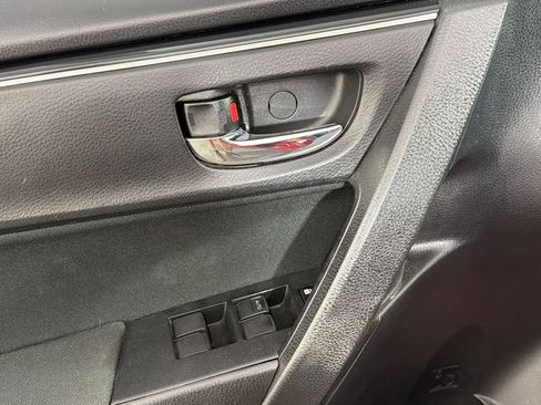 Used 2017 Toyota Corolla LE w/ Carpet Mat Package (TMS) FWD image 24