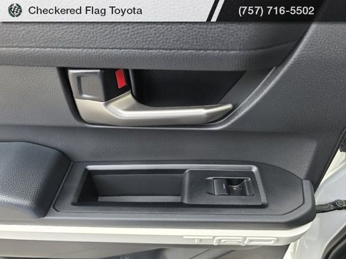 Used 2024 Toyota Tacoma TRD Off-Road image 40