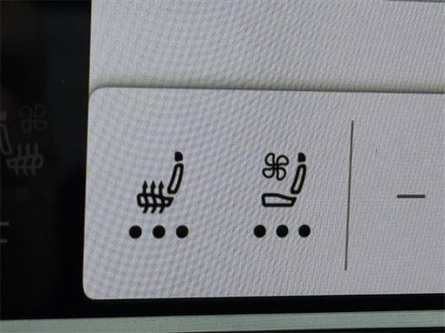 Certified 2025 Volkswagen Atlas SEL image 17