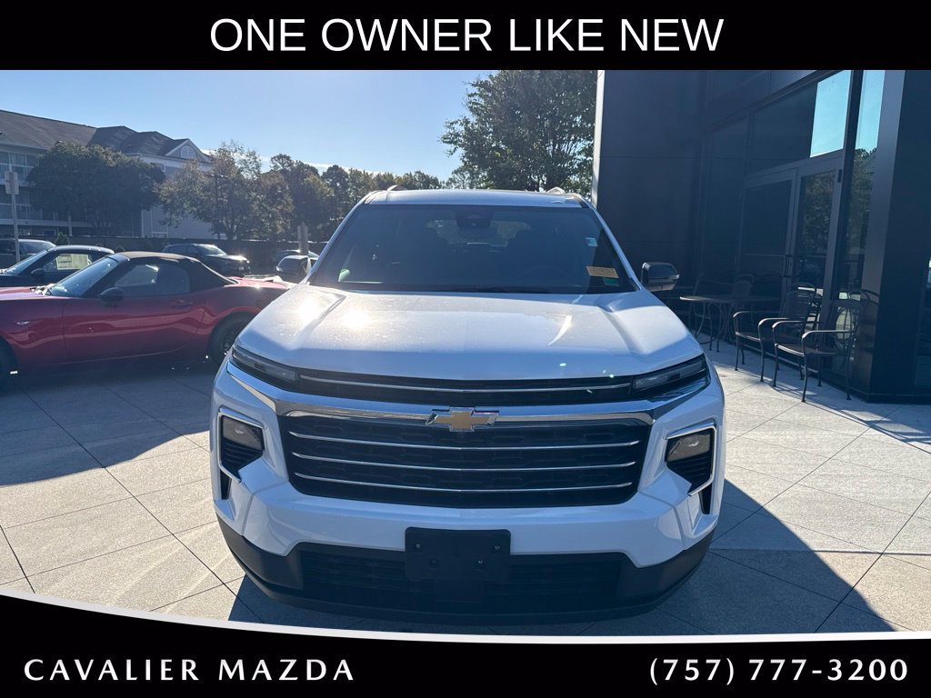 Used 2026 Chevrolet Traverse LT w/ Driver Confidence Package FWD image 2