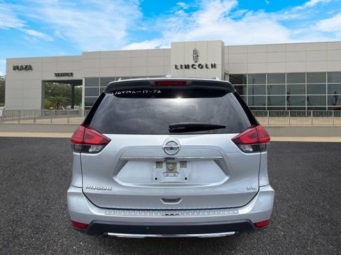 Used 2017 Nissan Rogue SL w/ SL Premium Package FWD image 4