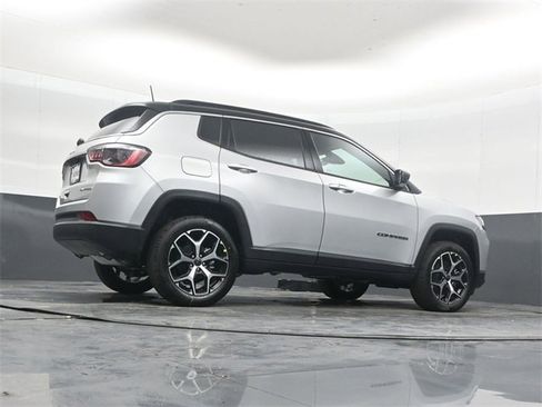 New 2026 Jeep Compass Limited image 37