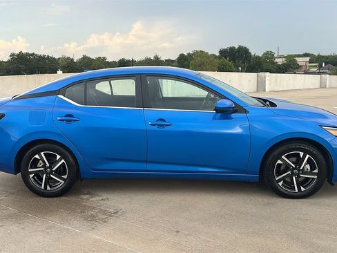 Used 2025 Nissan Sentra SV FWD image 13