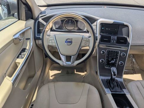 Used 2016 Volvo XC60 T5 Premier w/ Proximity Package FWD image 17