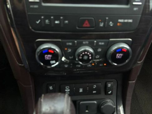 Used 2015 Buick Enclave Premium FWD image 31