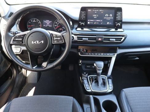 Used 2023 Kia Seltos S FWD image 5