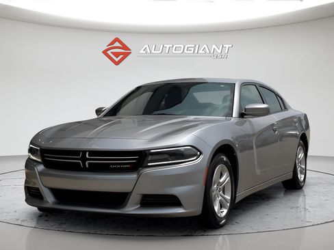 Used 2016 Dodge Charger SE w/ Popular Equipment Group RWD image 10