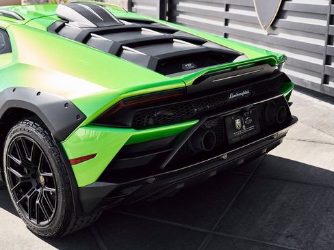 Used 2024 Lamborghini Huracan Sterrato AWD/4WD image 12