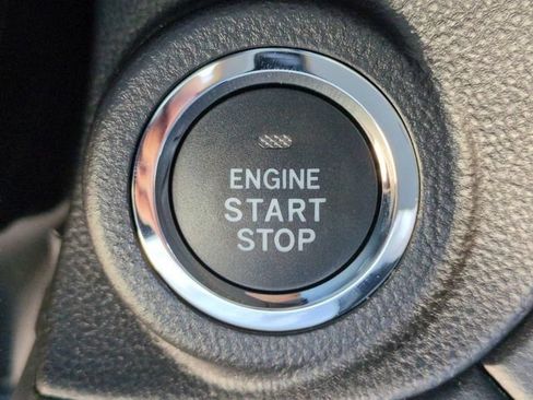 Used 2025 Subaru Outback Premium AWD/4WD image 23
