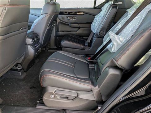 Certified 2025 Honda Pilot TrailSport image 15
