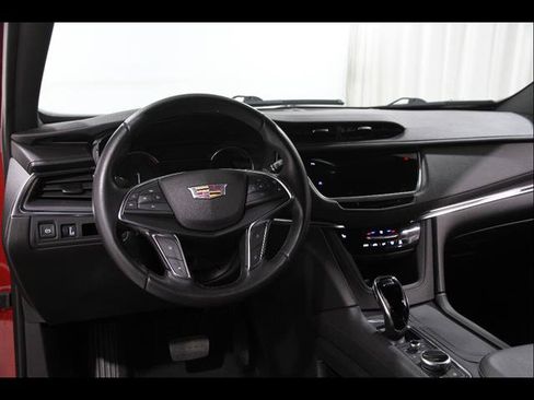 Certified 2022 Cadillac XT5 Luxury image 6