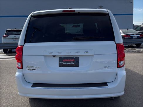 Used 2017 Dodge Grand Caravan SXT image 7