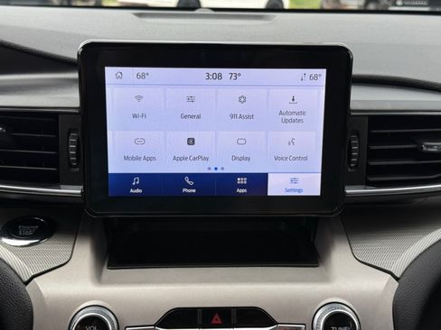 Used 2024 Ford Explorer XLT w/ Equipment Group 202A AWD/4WD image 15