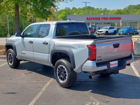 Certified 2024 Toyota Tacoma TRD Off-Road AWD/4WD image 15