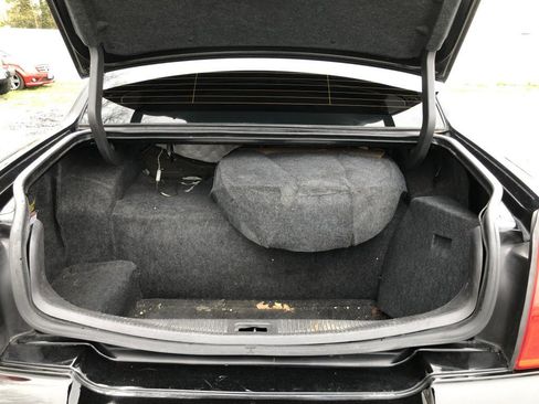 Used 2011 Lincoln Town Car Executive image 23