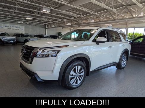 Used 2023 Nissan Pathfinder SL AWD/4WD image 4