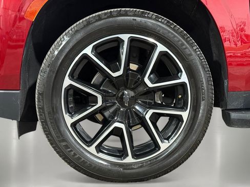 Used 2021 Chevrolet Suburban RST image 11