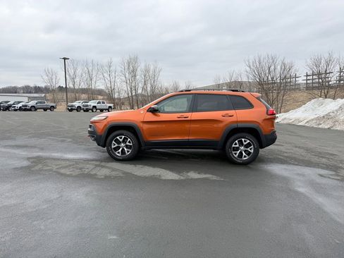 Used 2016 Jeep Cherokee Trailhawk w/ Leather Interior Group image 4