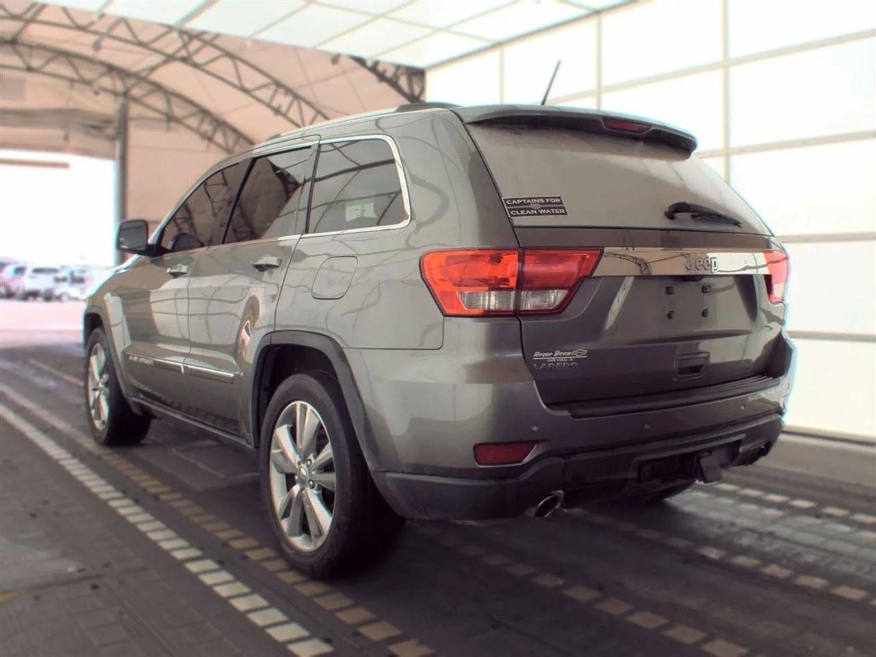 Used 2013 Jeep Grand Cherokee Laredo RWD image 8