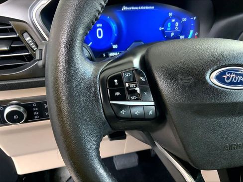 Used 2020 Ford Escape Titanium AWD/4WD image 25