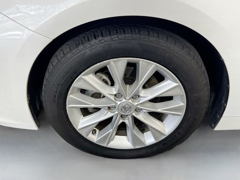 Used 2013 Lexus ES 300h w/ Luxury Pkg FWD image 14
