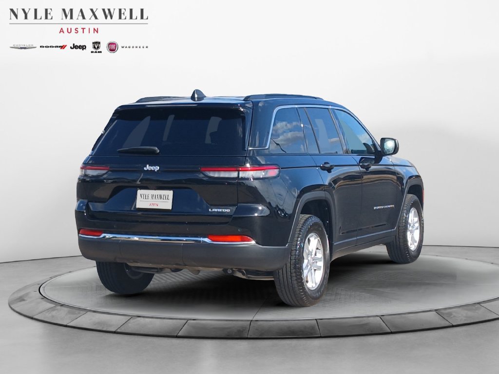 Used 2025 Jeep Grand Cherokee Laredo RWD image 16