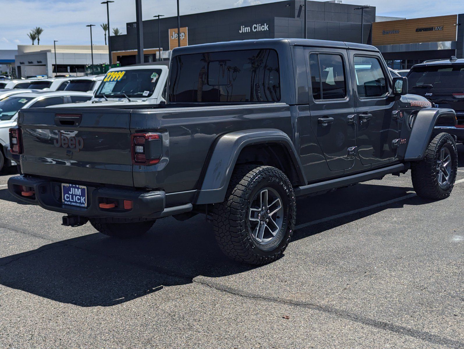 Used 2024 Jeep Gladiator Mojave AWD/4WD image 2