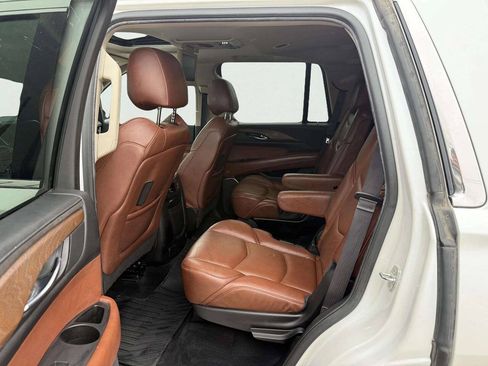 Used 2016 Cadillac Escalade Premium AWD/4WD image 11