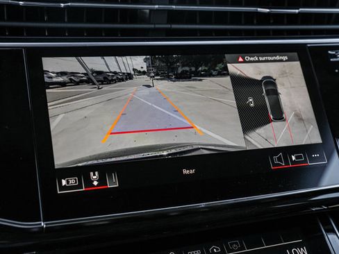 Used 2025 Audi Q7 3.0T Premium Plus image 11