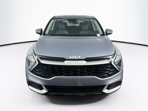 Used 2023 Kia Sportage EX FWD image 2