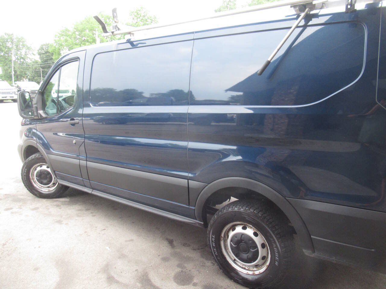 Used 2019 Ford Transit 250 130 Low Roof RWD image 13