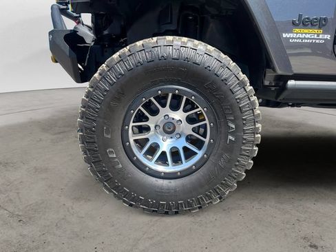 Used 2016 Jeep Wrangler Unlimited Rubicon AWD/4WD image 9
