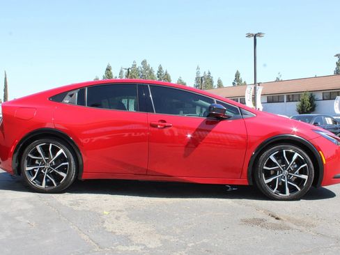 Used 2023 Toyota Prius Prime FWD image 13