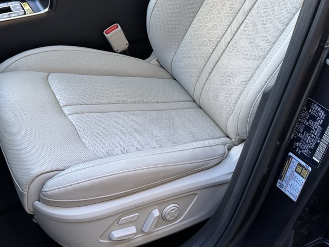 Used 2023 Kia Sorento SX Prestige w/ Panoramic Sunroof Package AWD/4WD image 27