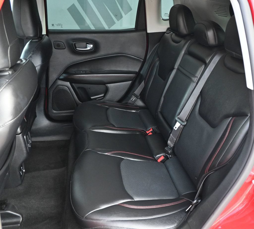 Used 2017 Jeep Compass Trailhawk w/ Leather Interior Group AWD/4WD image 17
