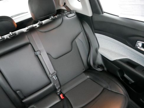 Used 2022 Jeep Compass Latitude image 14