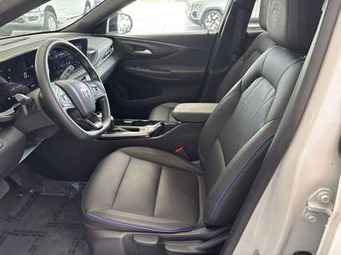 Used 2025 Buick Envista Sport Touring image 27