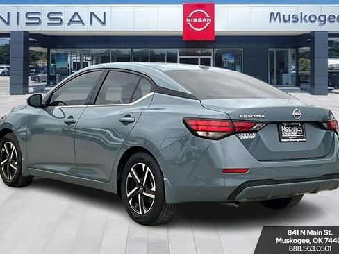New 2025 Nissan Sentra SV w/ Trunk Package FWD image 3