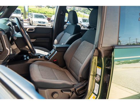 Used 2023 Ford Bronco Outer Banks w/ Sasquatch Package AWD/4WD image 12