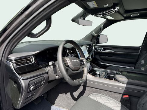 New 2025 Jeep Grand Wagoneer Series III w/ Quick Order Packagew 28T image 14