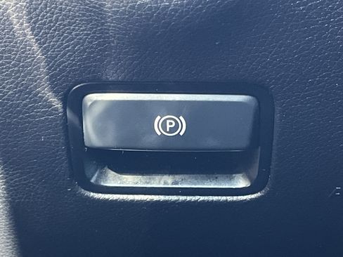 Used 2017 Mercedes-Benz GLS 450 4MATIC image 15