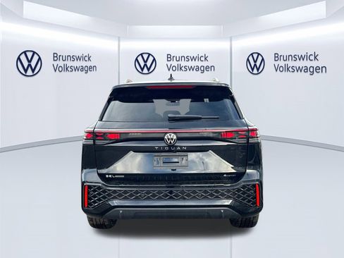 New 2026 Volkswagen Tiguan SEL R-Line image 5