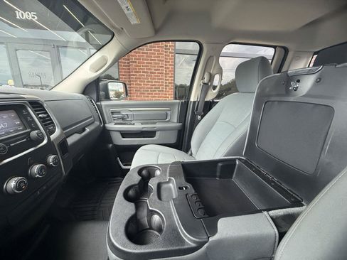 Used 2018 RAM 1500 Classic SLT AWD/4WD image 26