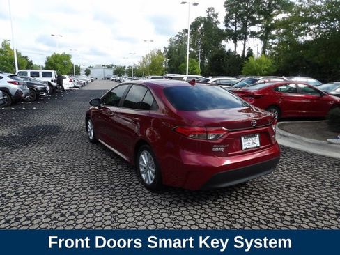 Used 2023 Toyota Corolla LE w/ LE Convenience Package FWD image 8