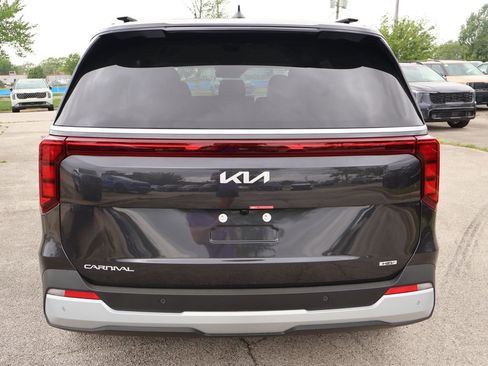 New 2026 Kia Carnival EX FWD image 2