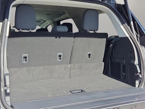 New 2026 Ford Expedition Active image 9