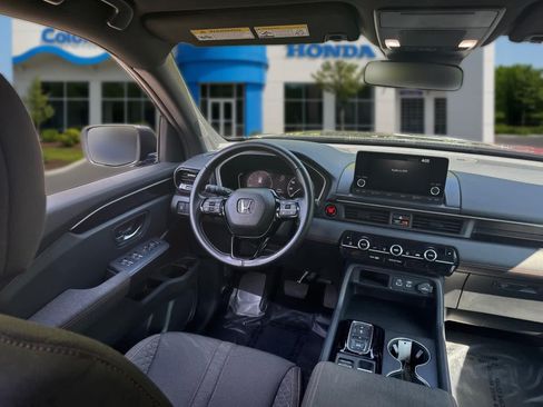 Used 2025 Honda Pilot Sport image 30
