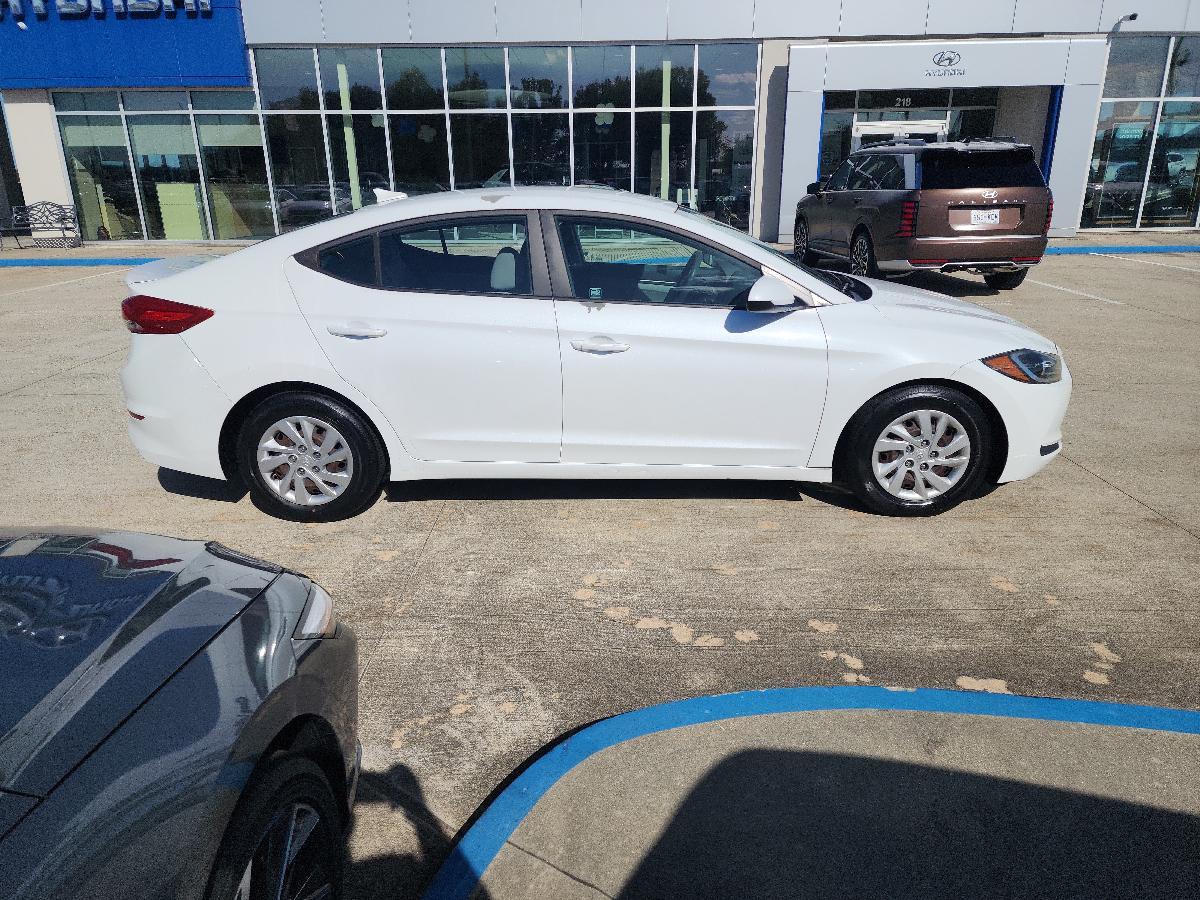 Used 2017 Hyundai Elantra SE FWD image 8