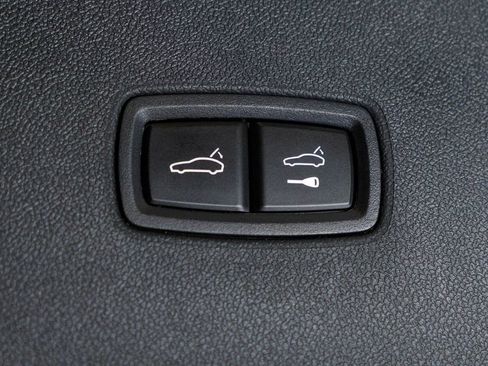Certified 2026 Porsche Cayenne AWD/4WD image 39