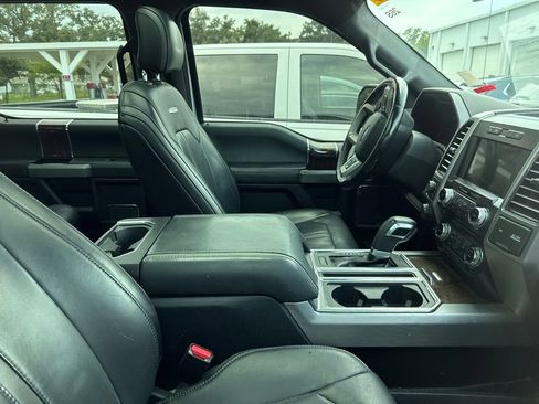 Used 2017 Ford F150 Platinum w/ Equipment Group 701A Luxury AWD/4WD image 5